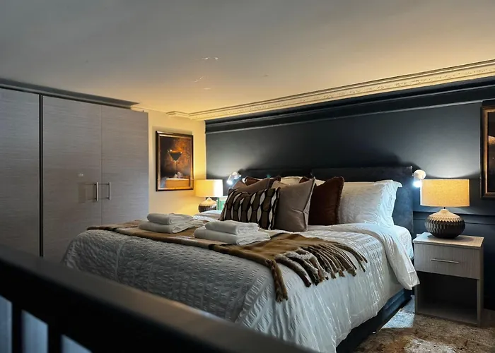 Manhattan-style Chic Loft, Sleeps 4, Heart Of Apartman