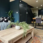 Manhattan-style Chic Loft, Sleeps 4, Heart Of *