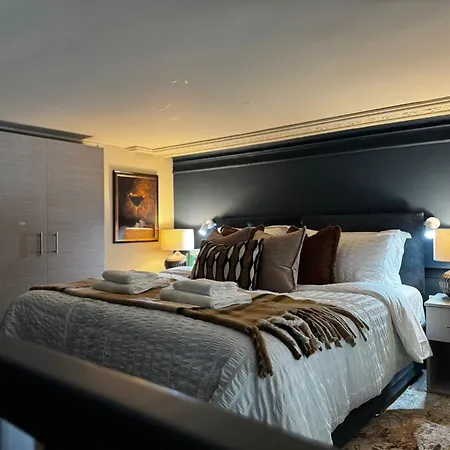 Manhattan-style Chic Loft, Sleeps 4, Heart Of شقة