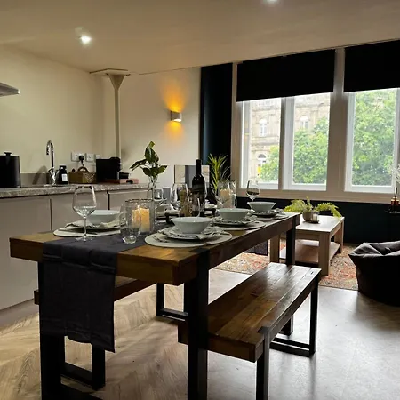 Apartment Manhattan-style Chic Loft, Sleeps 5, Heart Of
