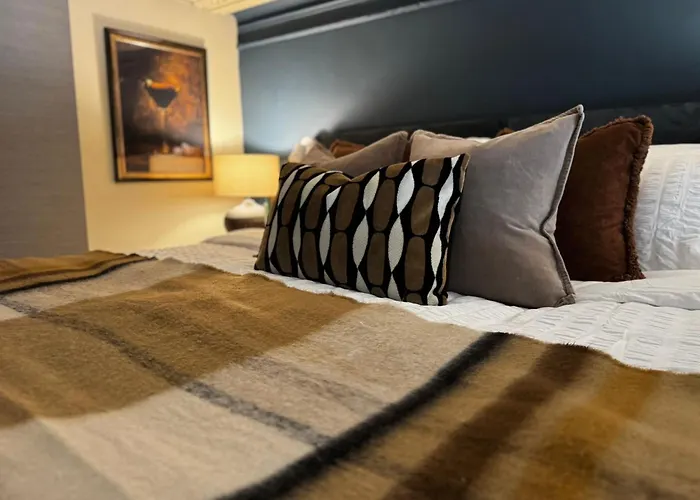 Manhattan-style Chic Loft, Sleeps 4, Heart Of